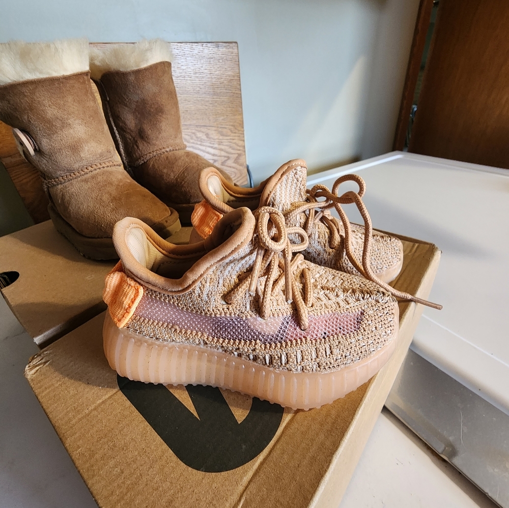 Toddler yeezy shoes